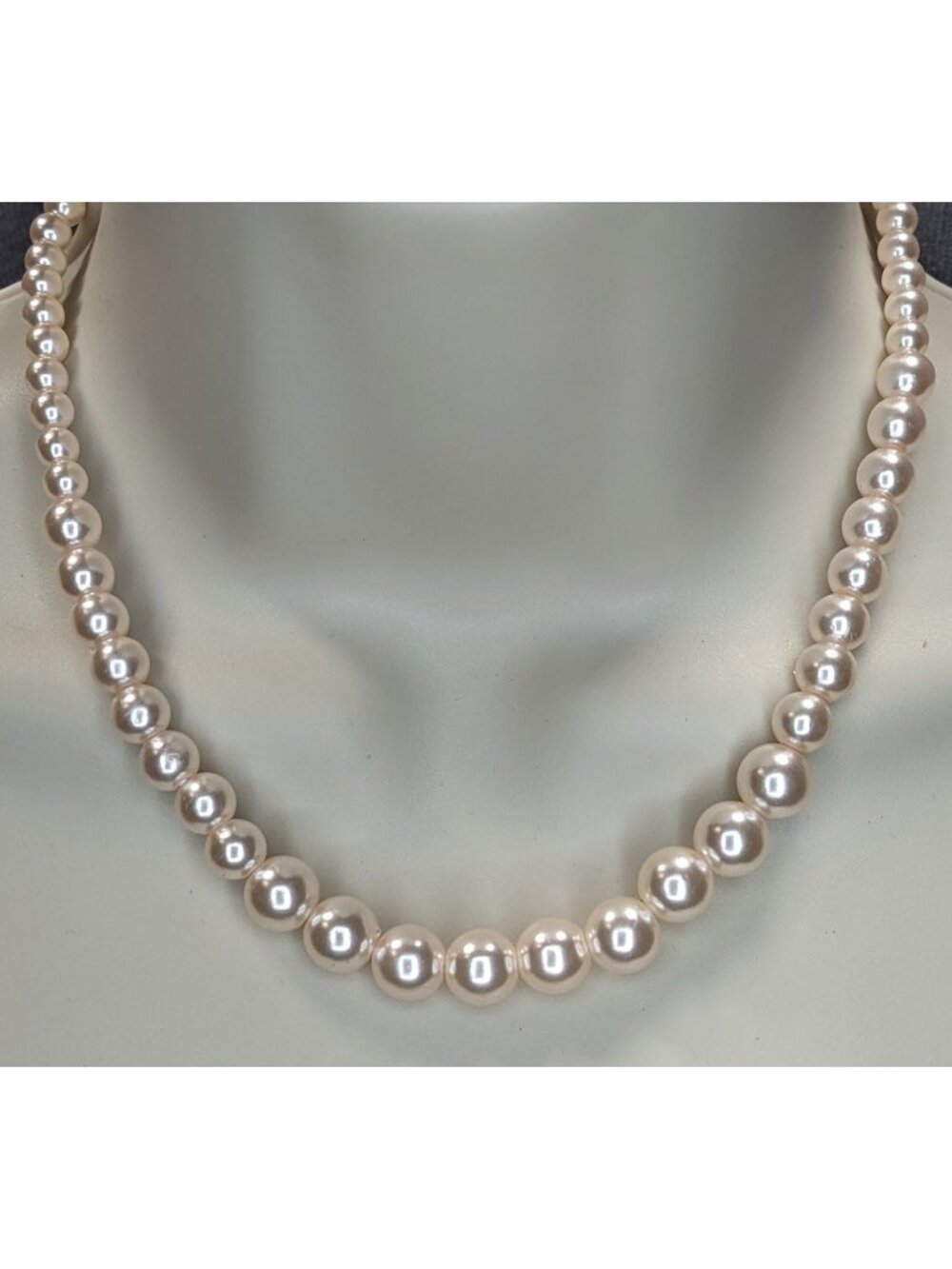 Coquette Pink Pearl Beaded Necklace Graduated Faux Pearl Classic Romantic Jewelr